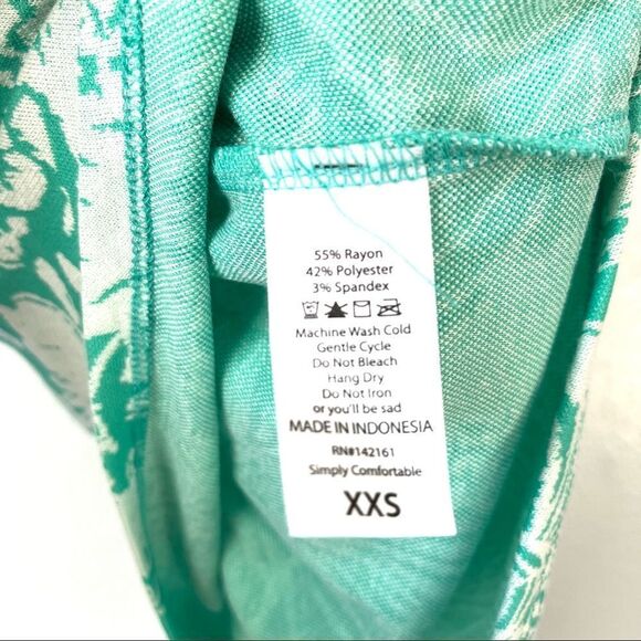 LulaRoe Irma Floral Top Size XXS - Picture 6 of 6